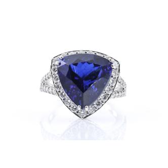 11.73ct Tanzanite and Diamond Ring